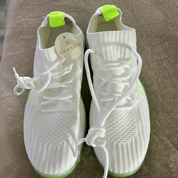 Danskin new sneakers, size 7 1/2 - Picture 3 of 6